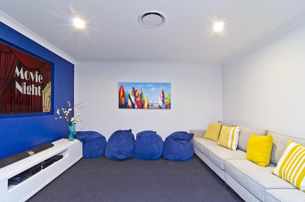 Sentosa On Tugun - Beachfront 5 Bedroom Gold Coast Room photo